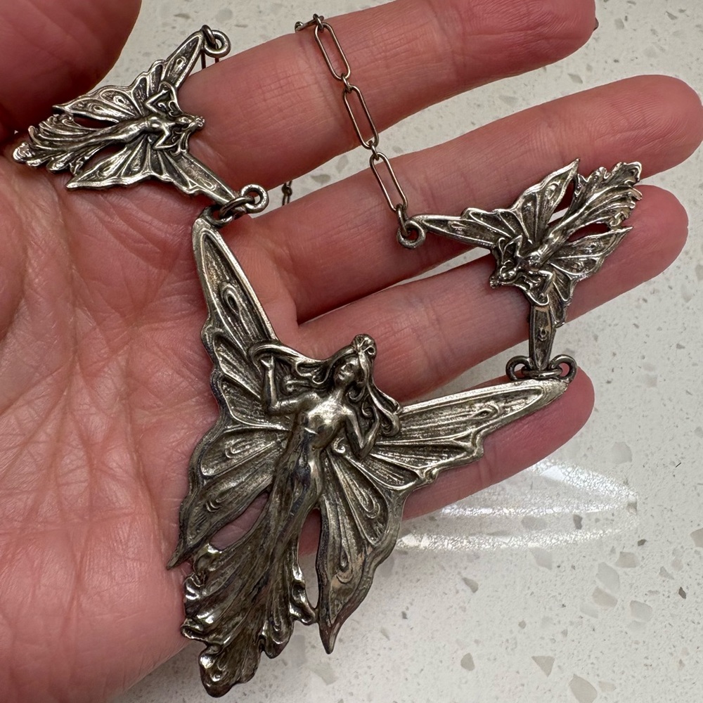 Stunning Art Nouveau Fairy Pendant Necklace - Picture 3 of 9